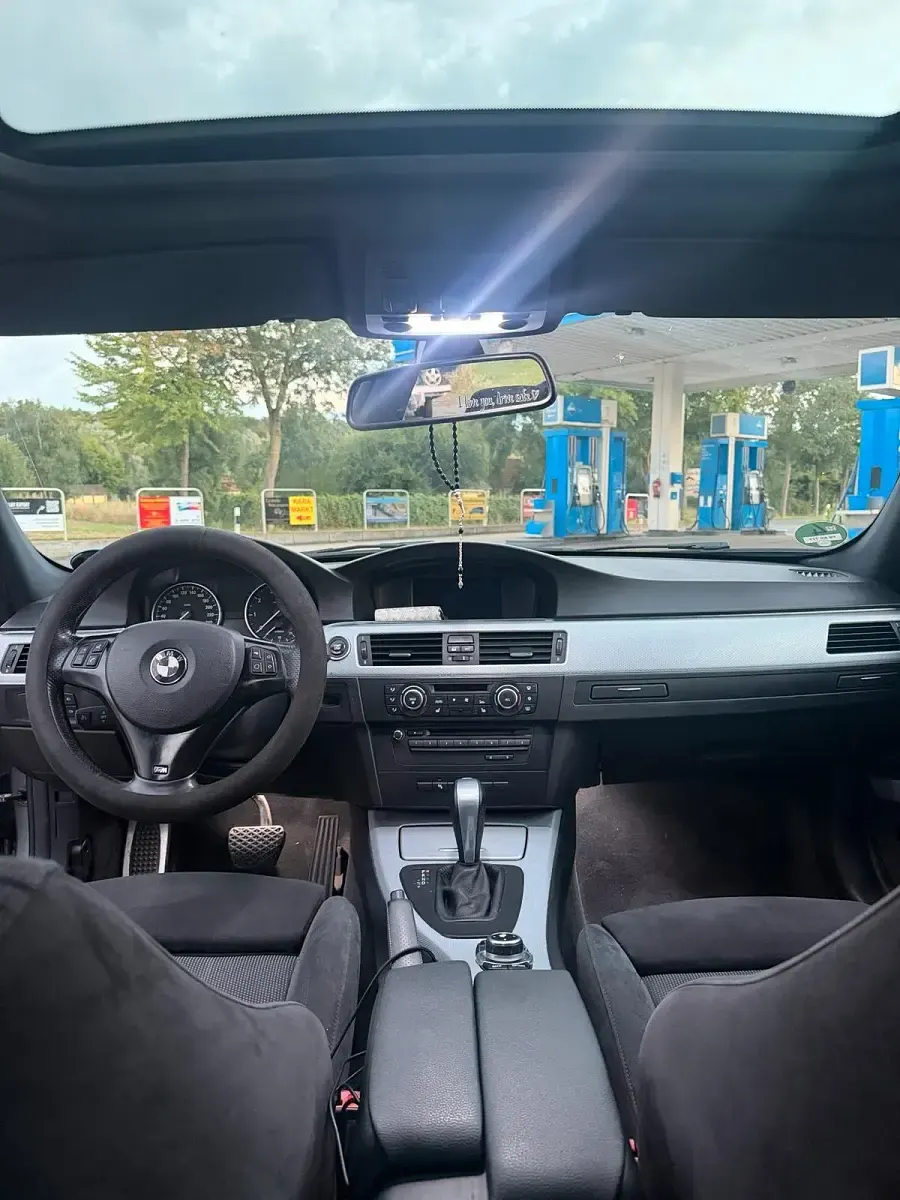 Gebraucht BMW 318 143 PS (105 kW) 2013 Grau Limousine