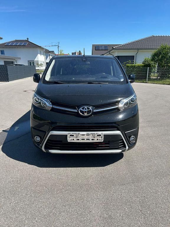 Schwarz Gebraucht 2018 Toyota Proace Executive Van | 31.200 € (Fairer Preis) - Bild 1/4