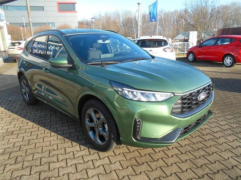 Neu Ford Kuga ST-Line 150 PS (110 kW) 2025 Grün SUV