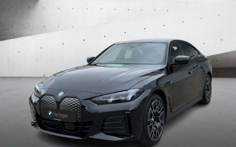 Black sapphire metallic Neu 2025 BMW i4 M Sport Limousine | 78.440 € - Bild 1/4