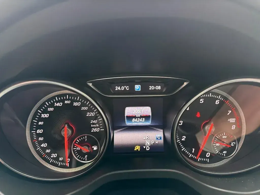Gebraucht Mercedes GLA200 156 PS (114 kW) 2019 Grau SUV
