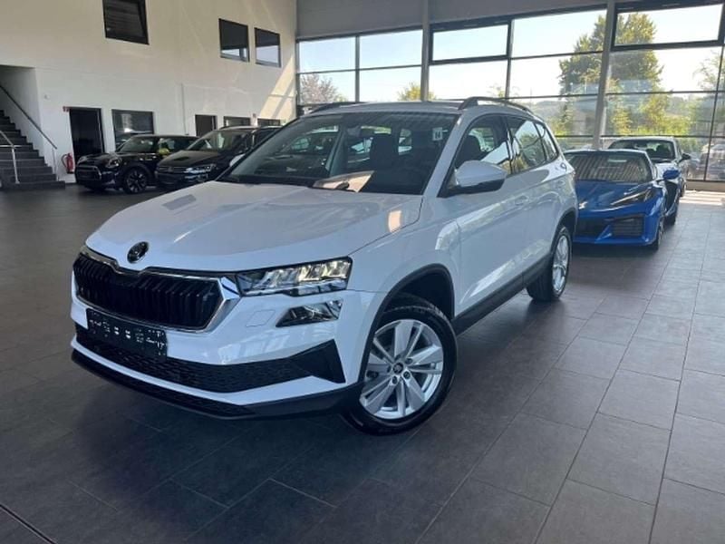Weiss Gebraucht 2025 Skoda Karoq Selection SUV | 31.970 € (Guter Preis) - Bild 1/4