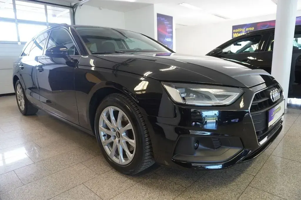 Gebraucht Audi A4 Business 150 PS (110 kW) 2022 Schwarz Kombi