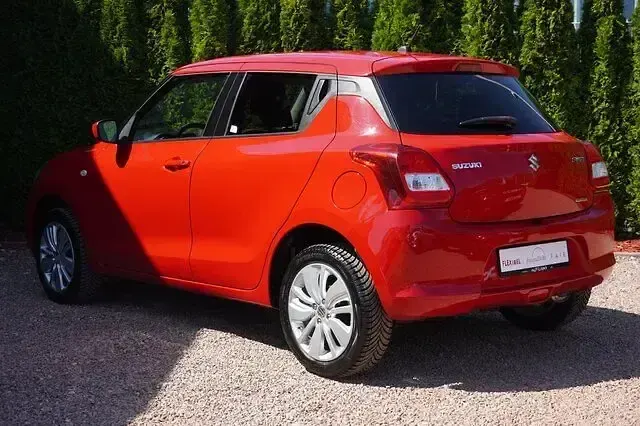 Gebraucht Suzuki Swift Comfort 90 PS (66 kW) 2019 Rot Kleinwagen