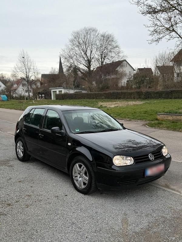 Gebraucht VW Golf IV 105 PS (77 kW) 2002 Schwarz Kleinwagen