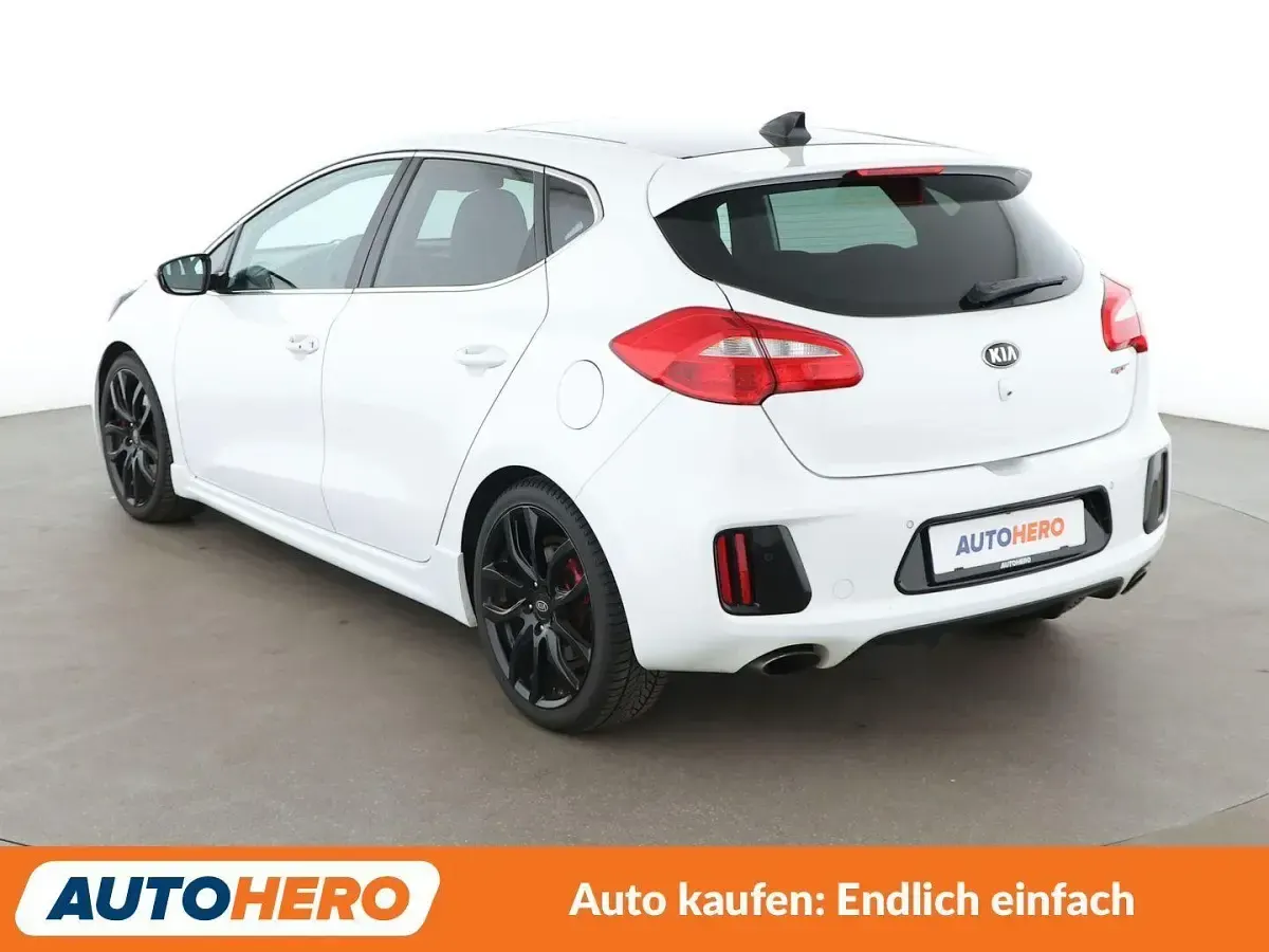 Gebraucht Kia Ceed GT-Track 204 PS (150 kW) 2018 Weiß Kleinwagen
