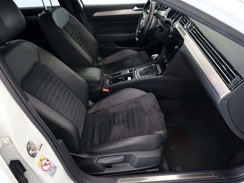 Gebraucht VW Passat R-line 239 PS (175 kW) 2018 Weiß Kombi
