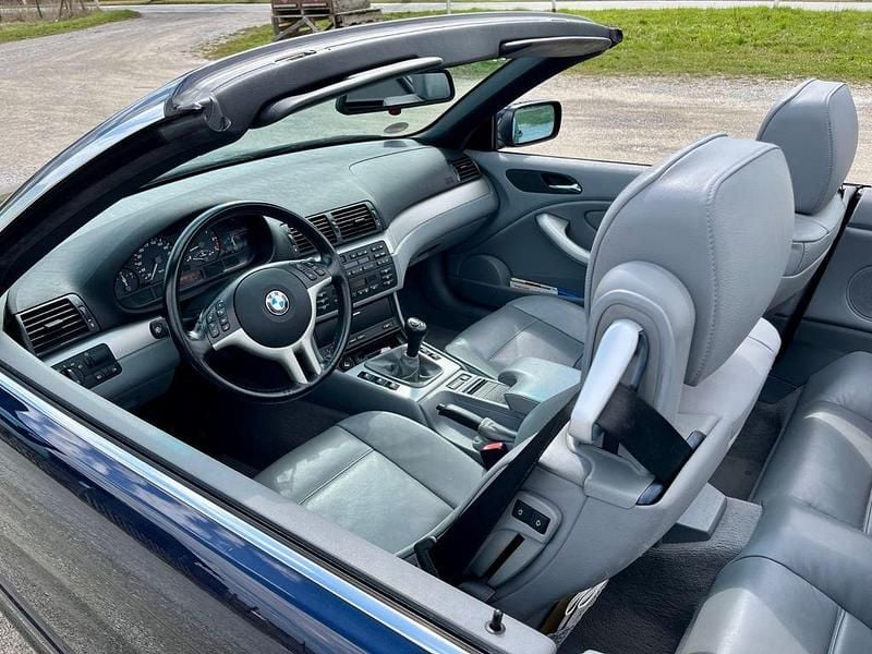 Gebraucht BMW 320 Cabriolet 170 PS (125 kW) 2002 Blau Cabrio