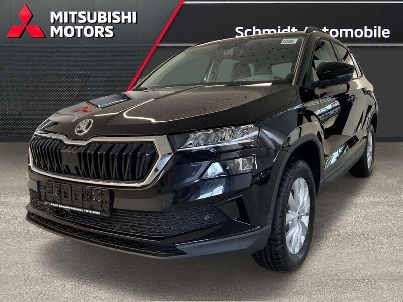 Black magic (schwarz) Neu 2025 Skoda Karoq Selection SUV | 29.680 € (Guter Preis) - Bild 1/4