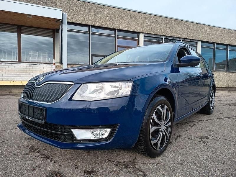 Gebraucht Skoda Octavia Ambition 105 PS (77 kW) 2014 Blau Kombi