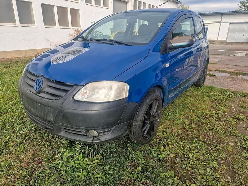 Blau Gebraucht 2009 VW Fox Kleinwagen | 1.100 € (Fairer Preis) - Bild 1/4