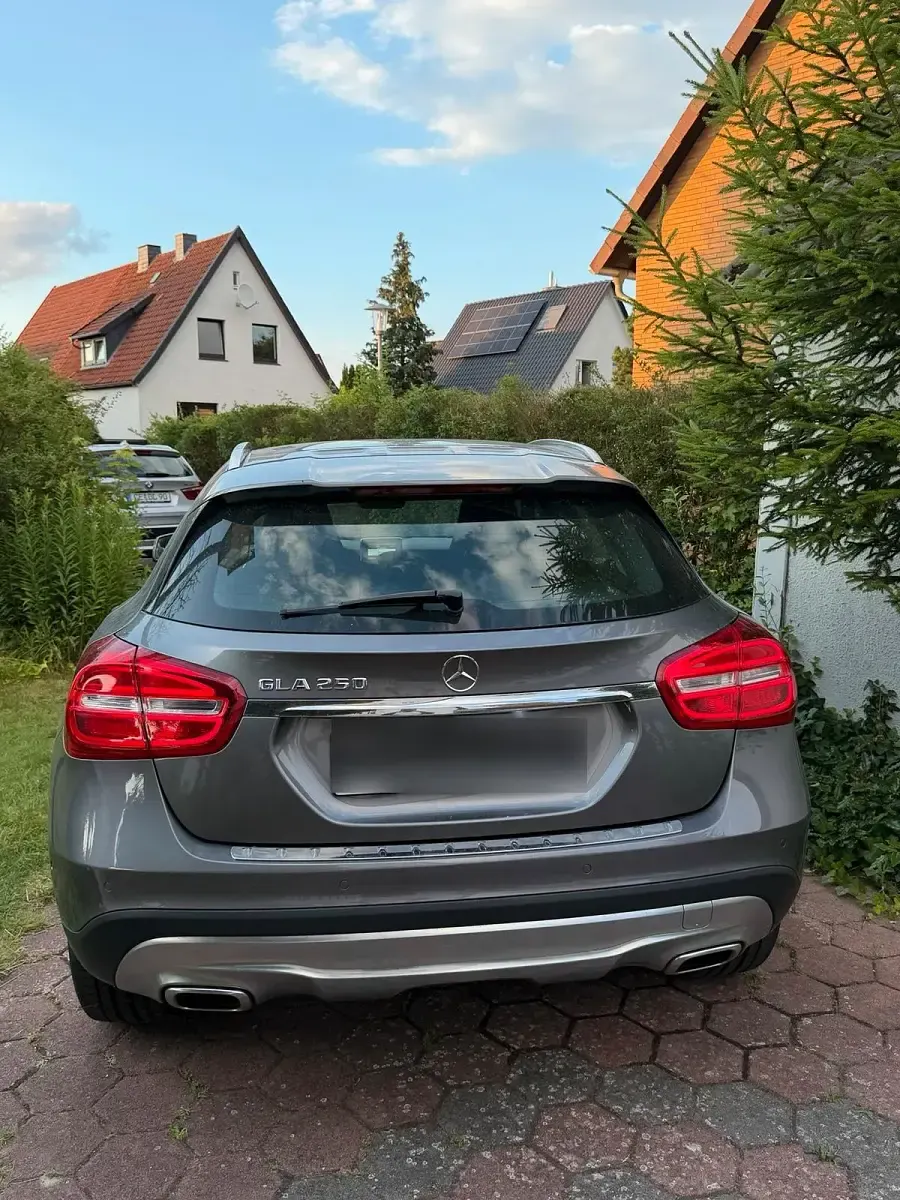 Gebraucht Mercedes GLA250 211 PS (155 kW) 2014 Grau SUV