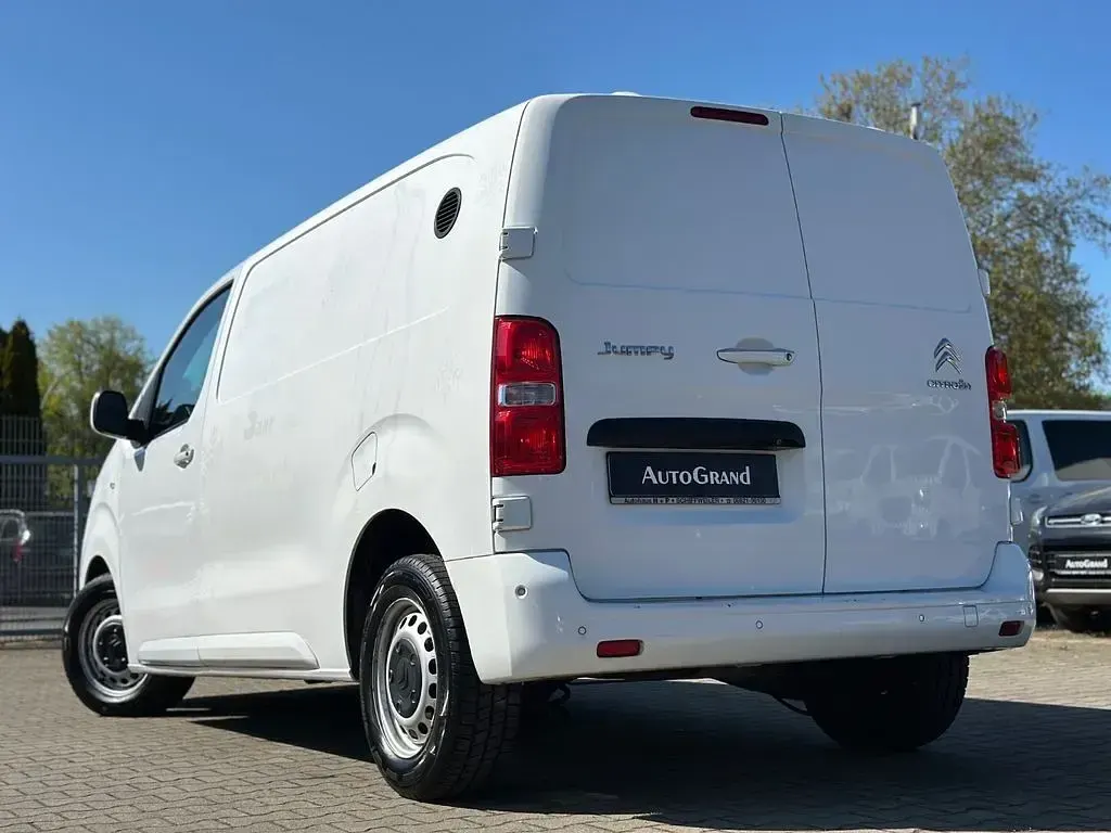 Second-hand Citroën Jumpy Business Class 122 CP (89 kW) 2017 Alb Monovolum