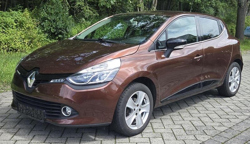Braun Gebraucht 2015 Renault Clio IV Luxe Kleinwagen | 6.499 € (Guter Preis) - Bild 1/4