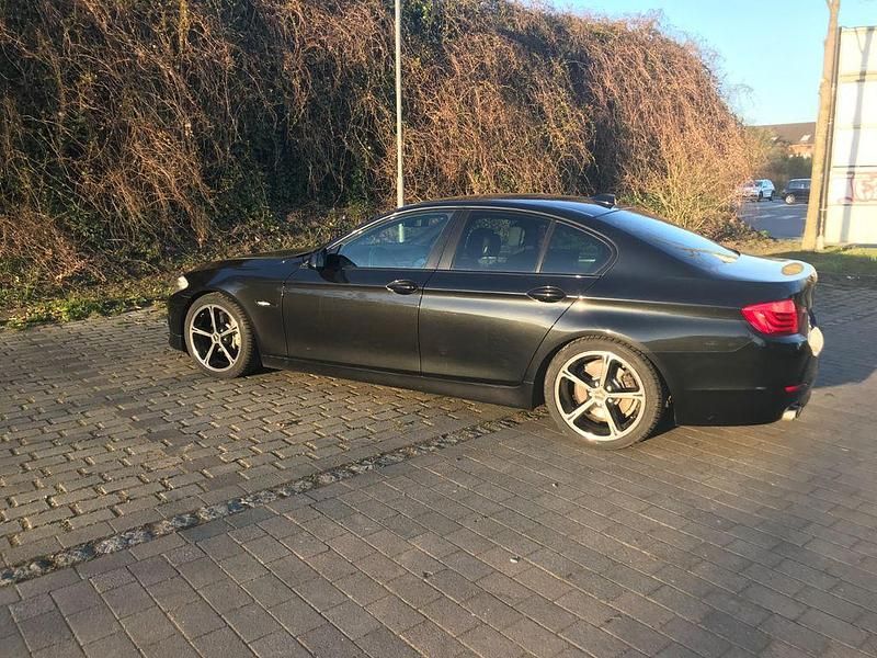 Gebraucht BMW 530 Performance 245 PS (180 kW) 2011 Schwarz Limousine