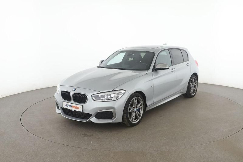 Silber Gebraucht 2016 BMW M135 Sport Line Kleinwagen | 25.260 € (Fairer Preis) - Bild 1/3