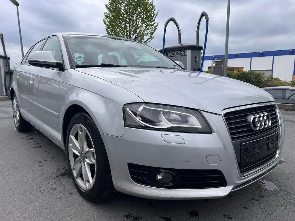 Gebraucht Audi A3 Ambiente 105 PS (77 kW) 2010 Silber Kleinwagen