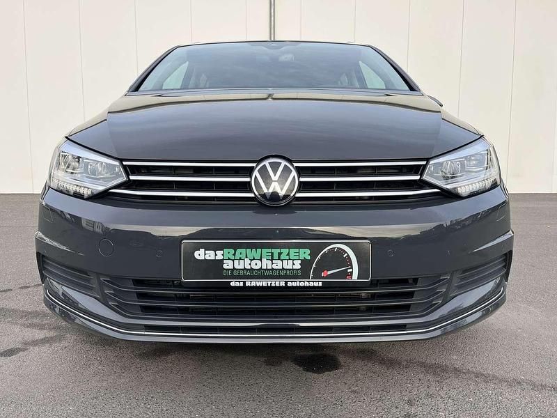Gebraucht VW Touran Active 122 PS (89 kW) 2021 Uranograu Van / Kleinbus
