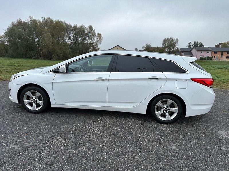 Gebraucht Hyundai i40 136 PS (100 kW) 2012 Weiß Kombi