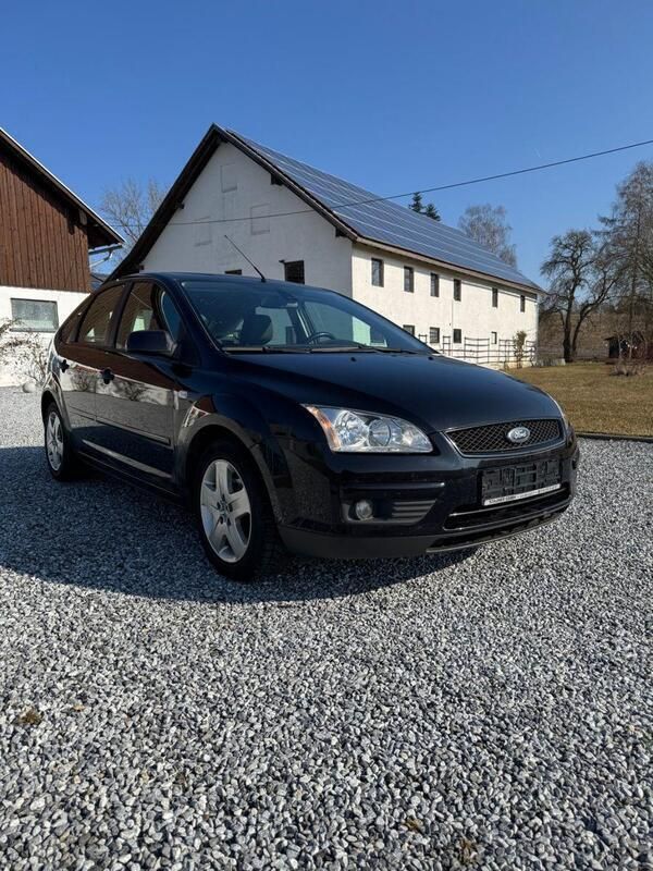 Schwarz Gebraucht 2007 Ford Focus Style Limousine | 999 € (Superpreis) - Bild 1/4