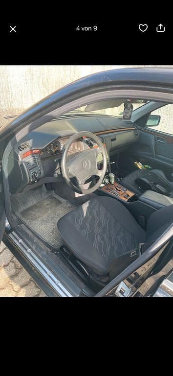 Gebraucht Mercedes E240 Classic 170 PS (125 kW) 1998 Schwarz Limousine