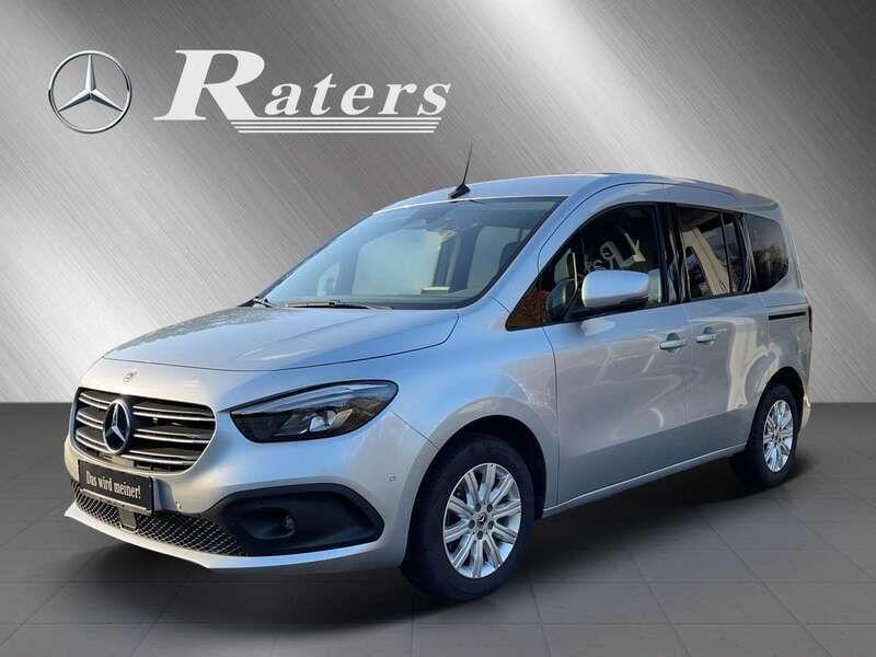 Helvinsilber met. Gebraucht 2022 Mercedes T180 Progressive Van / Kleinbus | 29.900 € (Fairer Preis) - Bild 1/4