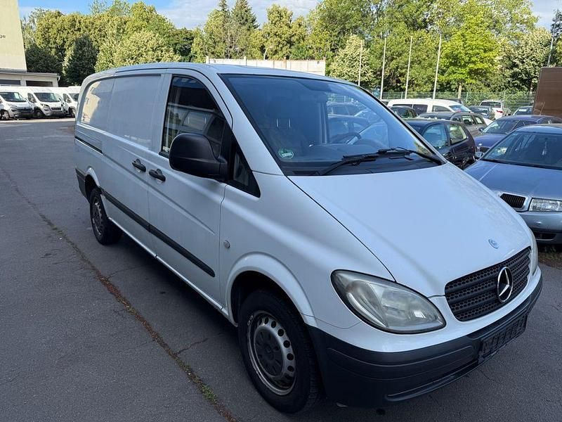 Weiß Gebraucht 2006 Mercedes Vito Van / Kleinbus | 2.999 € (Guter Preis) - Bild 1/4