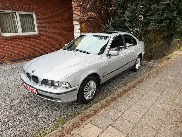 Gebraucht BMW 528 193 PS (141 kW) 1998 Silber Limousine