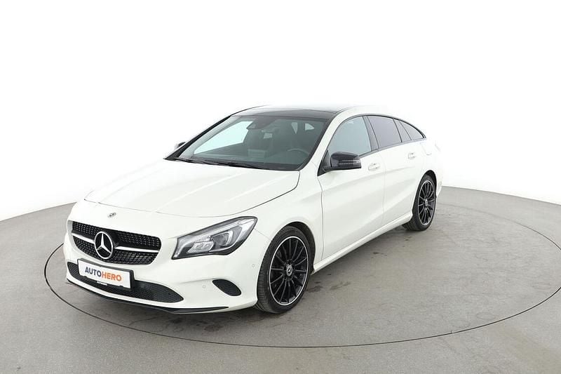 Weiß Gebraucht 2017 Mercedes CLA220 Shooting Brake Urban Kombi | 21.040 € (Fairer Preis) - Bild 1/3