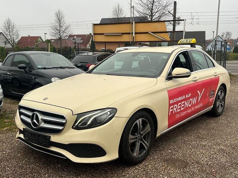 Beige Gebraucht 2018 Mercedes E200 Limousine | 8.299 € (Guter Preis) - Bild 1/4