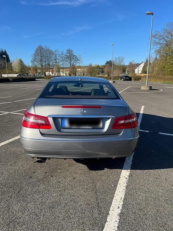 Gebraucht Mercedes E250 204 PS (150 kW) 2009 Coupé