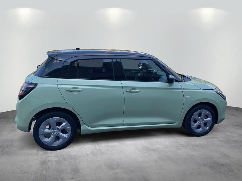 Neu Suzuki Swift Comfort 83 PS (61 kW) 2025 Cool yellow/mineral gray Kleinwagen