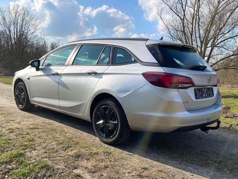 Gebraucht Opel Astra Edition 136 PS (100 kW) 2016 Silber Kombi