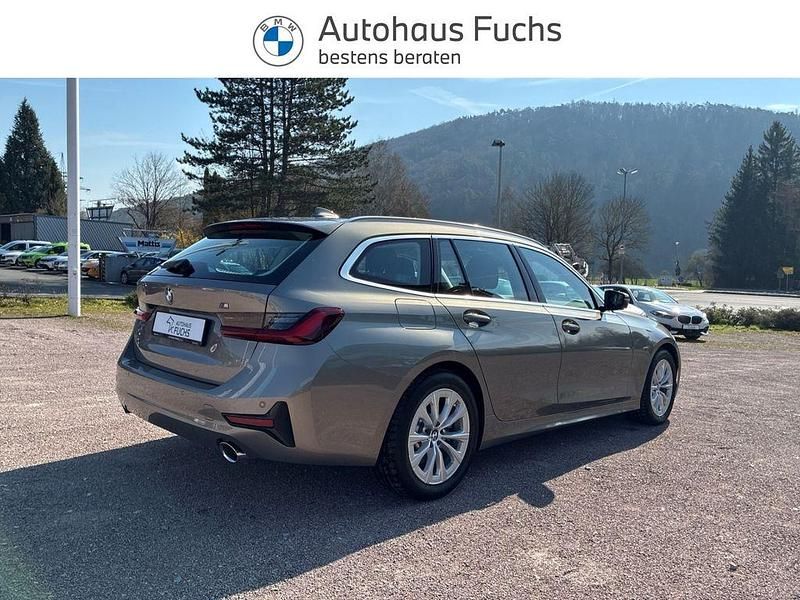 Gebraucht BMW 330 Advantage 286 PS (210 kW) 2022 Grau Kombi