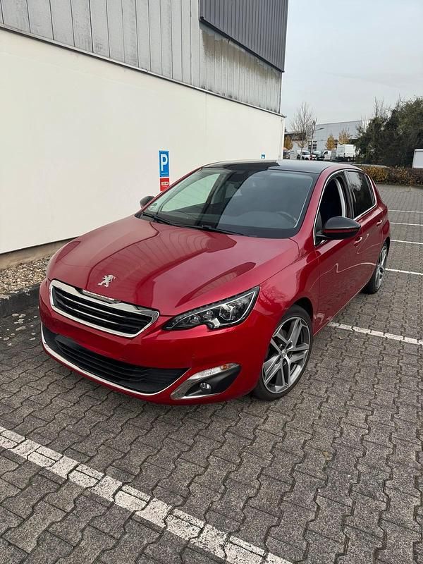 Rot Gebraucht 2016 Peugeot 308 Kleinwagen | 8.900 € (Fairer Preis) - Bild 1/4