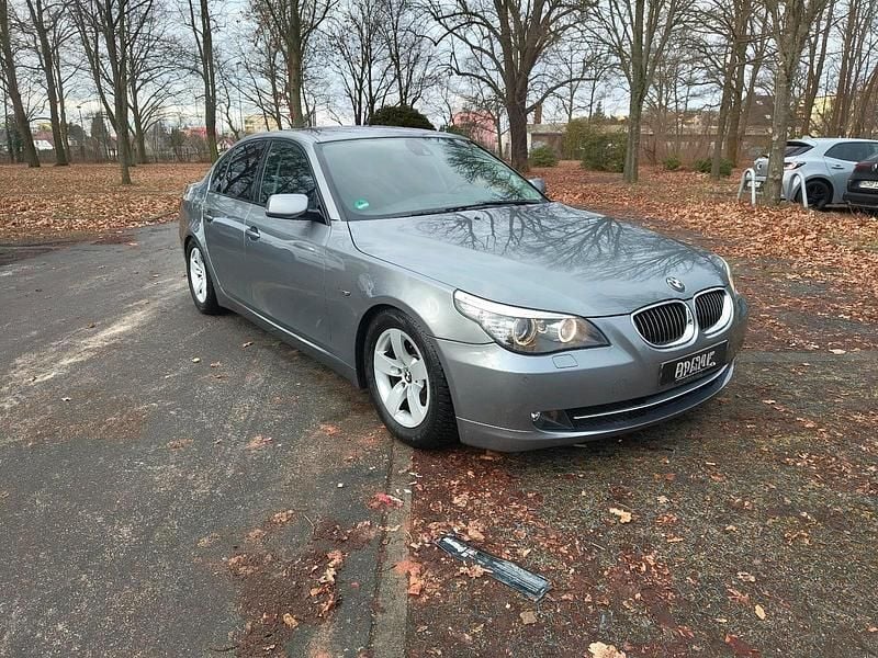 Gebraucht BMW 523 190 PS (139 kW) 2009 Grau Limousine