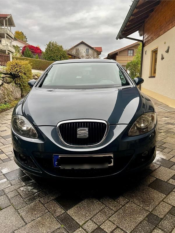 Grau Gebraucht 2008 Seat Leon Kleinwagen | 2.200 € - Bild 1/4