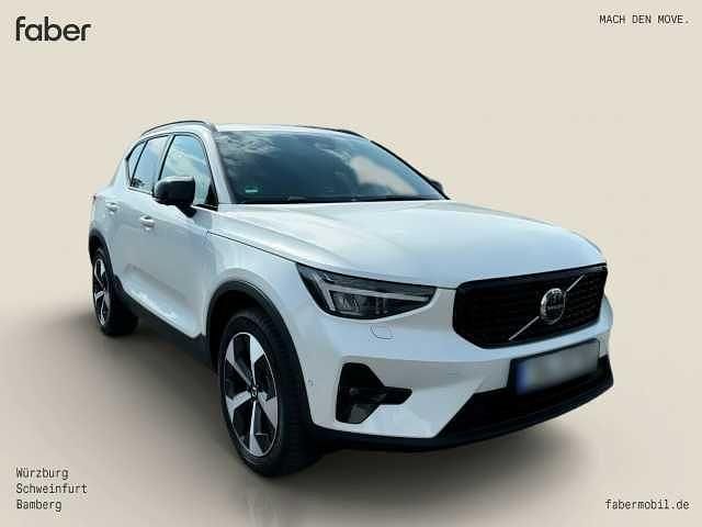 Gebraucht Volvo XC40 Plus 197 PS (144 kW) 2024 Crystal white SUV