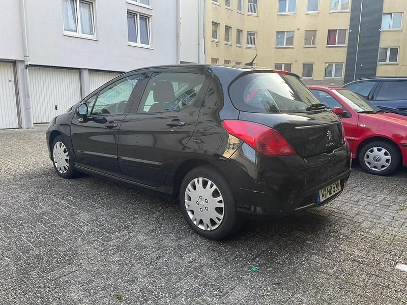 Gebraucht Peugeot 308 156 PS (114 kW) 2011 Schwarz Kleinwagen