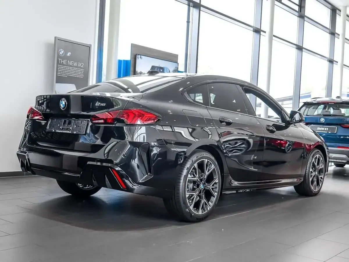 Neu BMW 216 M Sport 122 PS (89 kW) 2026 Schwarz Coupé