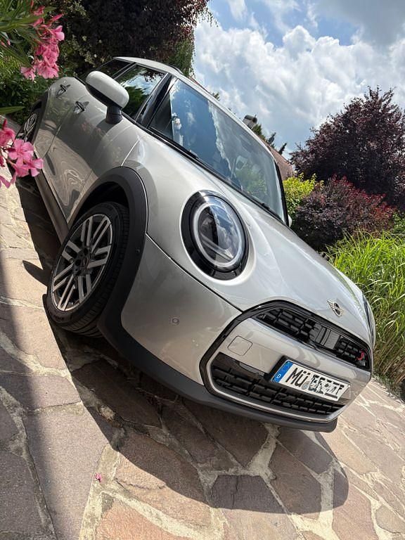 Neu Mini Cooper S Classic 204 PS (150 kW) 2025 Silber Kleinwagen