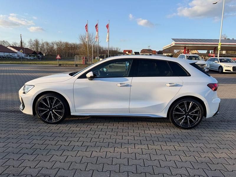 Gebraucht Audi S3 Sport 333 PS (244 kW) 2025 Weiß Limousine