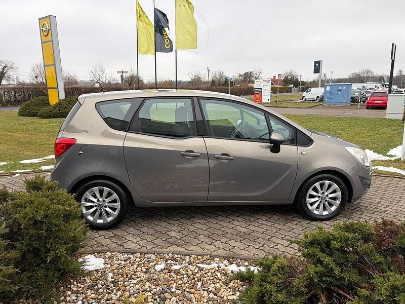 Gebraucht Opel Meriva Edition 101 PS (74 kW) 2012 Grau Van / Kleinbus