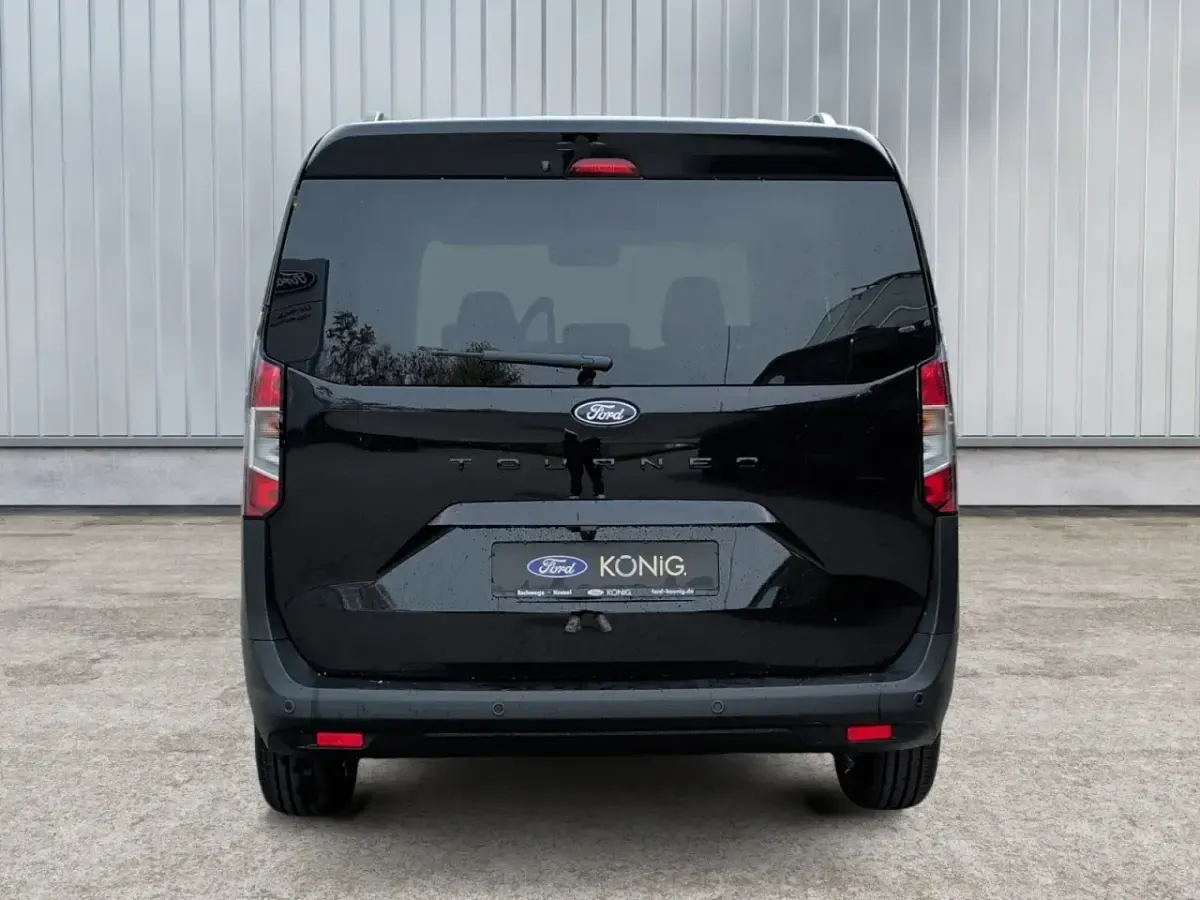 Neu Ford Tourneo Courier Titanium 125 PS (91 kW) 2025 Schwarz Van / Kleinbus