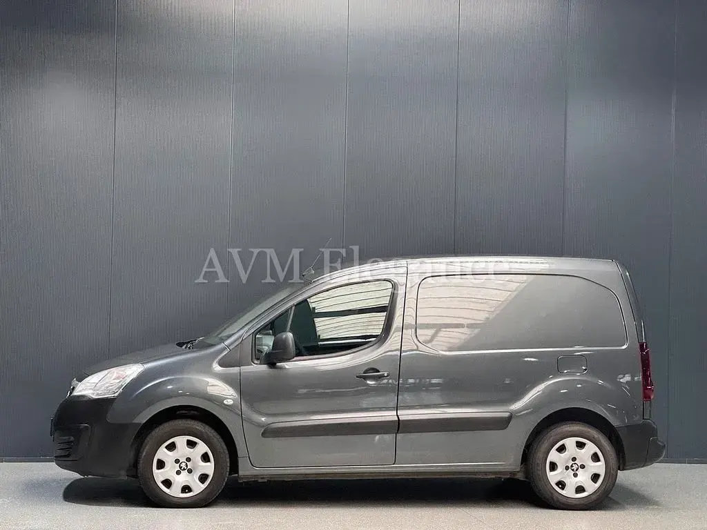 Gebraucht Peugeot Partner 90 PS (66 kW) 2016 Grau Van / Kleinbus