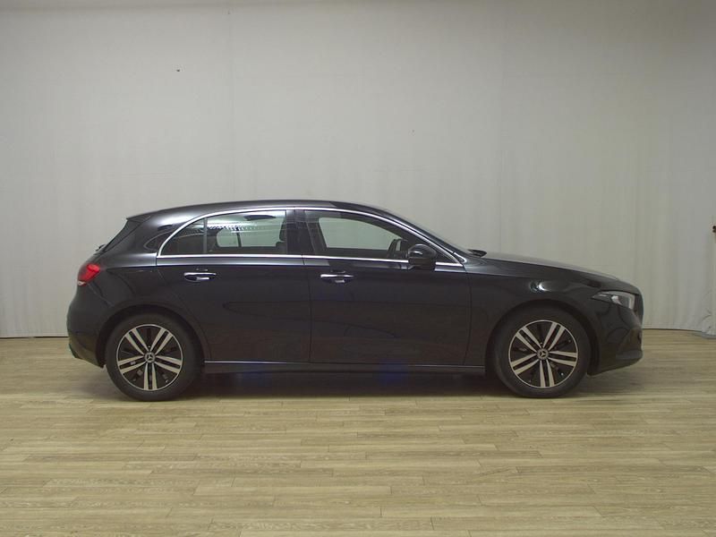 Gebraucht Mercedes A200 Progressive 150 PS (110 kW) 2022 Schwarz Limousine