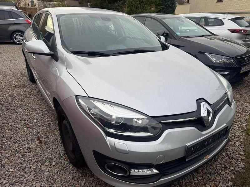 Grau Gebraucht 2014 Renault Mégane III Limousine | 2.999 € (Superpreis) - Bild 1/4