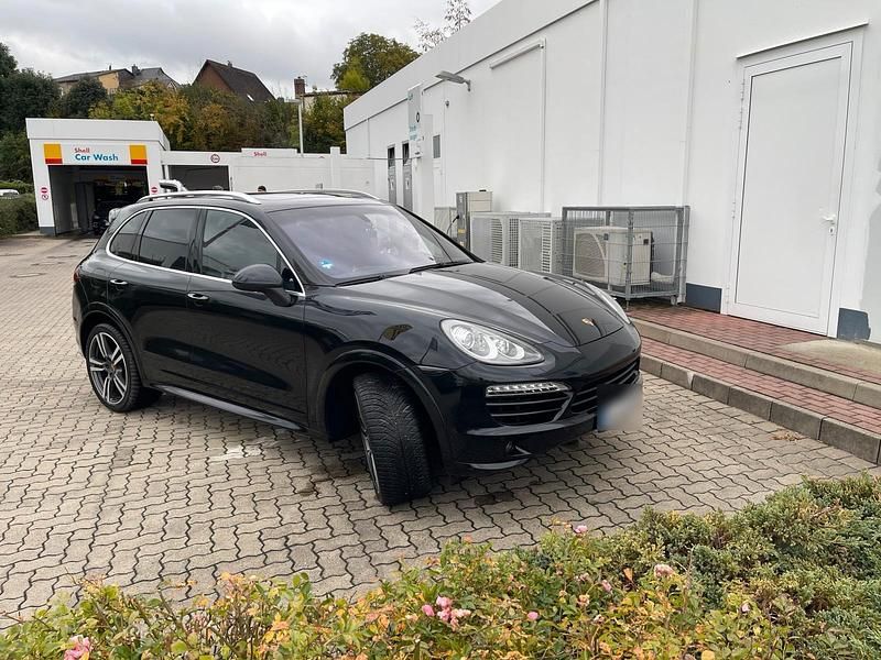 Second-hand Porsche Cayenne 245 CP (180 kW) 2012 Negru SUV