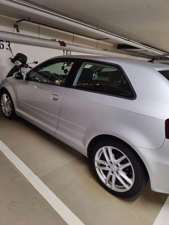 Second-hand Audi A3 Ambition 140 CP (102 kW) 2012 Argintiu Hatchback