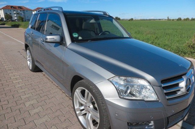 Silber Gebraucht 2011 Mercedes GLK350 SUV | 9.999 € (Fairer Preis) - Bild 1/4